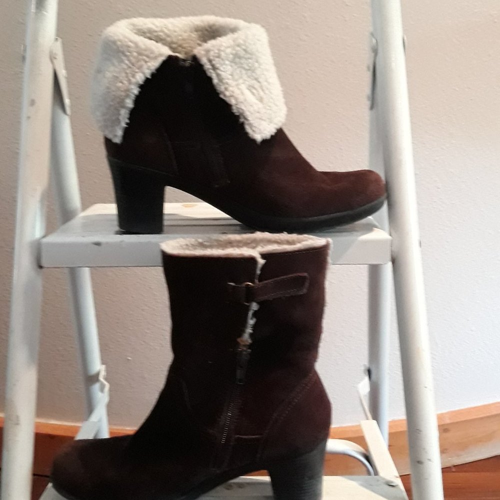 Brown Suede and Fleece Adjustable Boots
